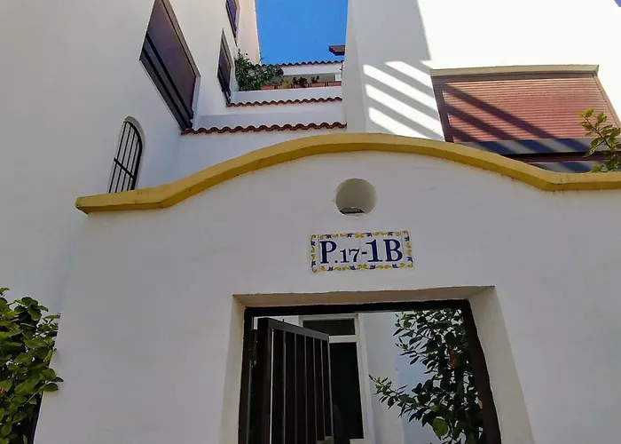 La Buena Vida Duplex: Stylish Retreat With Pool Access Near Puerto Banus Marbella
