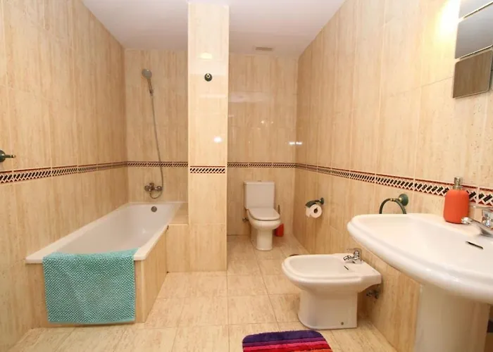 La Buena Vida Duplex: Stylish Retreat With Pool Access Near Puerto Banus