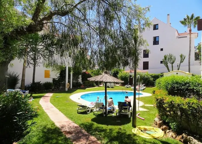 La Buena Vida Duplex: Stylish Retreat With Pool Access Near Puerto Banus Apartment Marbella