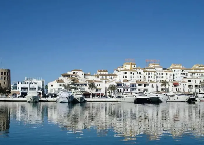 La Buena Vida Duplex: Stylish Retreat With Pool Access Near Puerto Banus Apartment Marbella