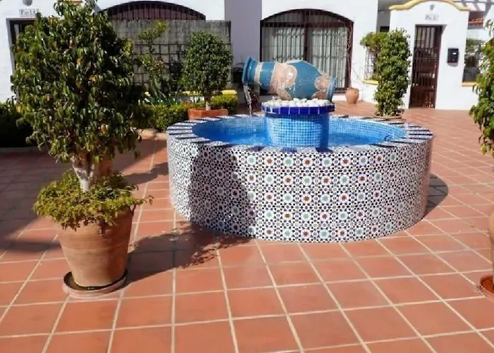 Apartment La Buena Vida Duplex: Stylish Retreat With Pool Access Near Puerto Banus *