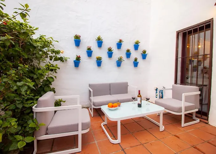 Apartment La Buena Vida Duplex: Stylish Retreat With Pool Access Near Puerto Banus