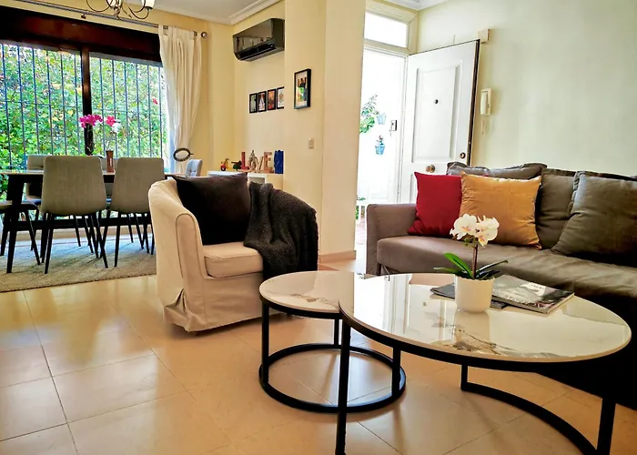 Apartment La Buena Vida Duplex: Stylish Retreat With Pool Access Near Puerto Banus Marbella