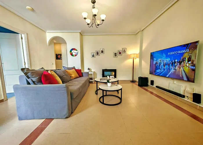 La Buena Vida Duplex: Stylish Retreat With Pool Access Near Puerto Banus Apartment