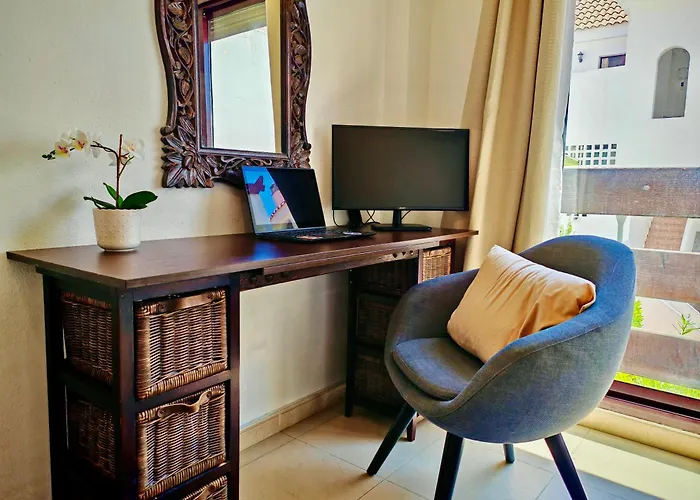 Apartment La Buena Vida Duplex: Stylish Retreat With Pool Access Near Puerto Banus