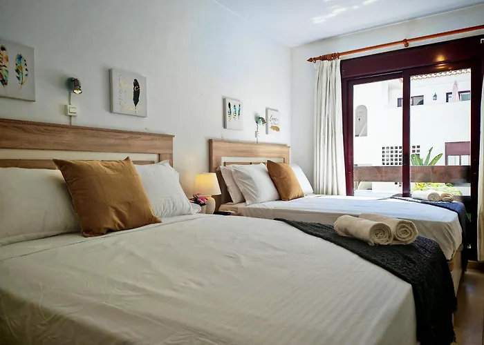 La Buena Vida Duplex: Stylish Retreat With Pool Access Near Puerto Banus Marbella